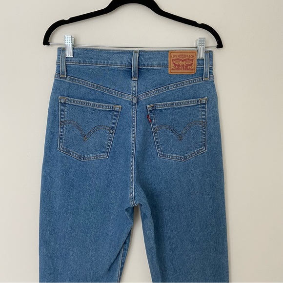 Levi’s High Waisted Tapered Jeans in Medium Blue size 28 29 Long Mom Fit - Picture 5 of 11